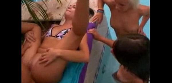  Sexo na Piscina